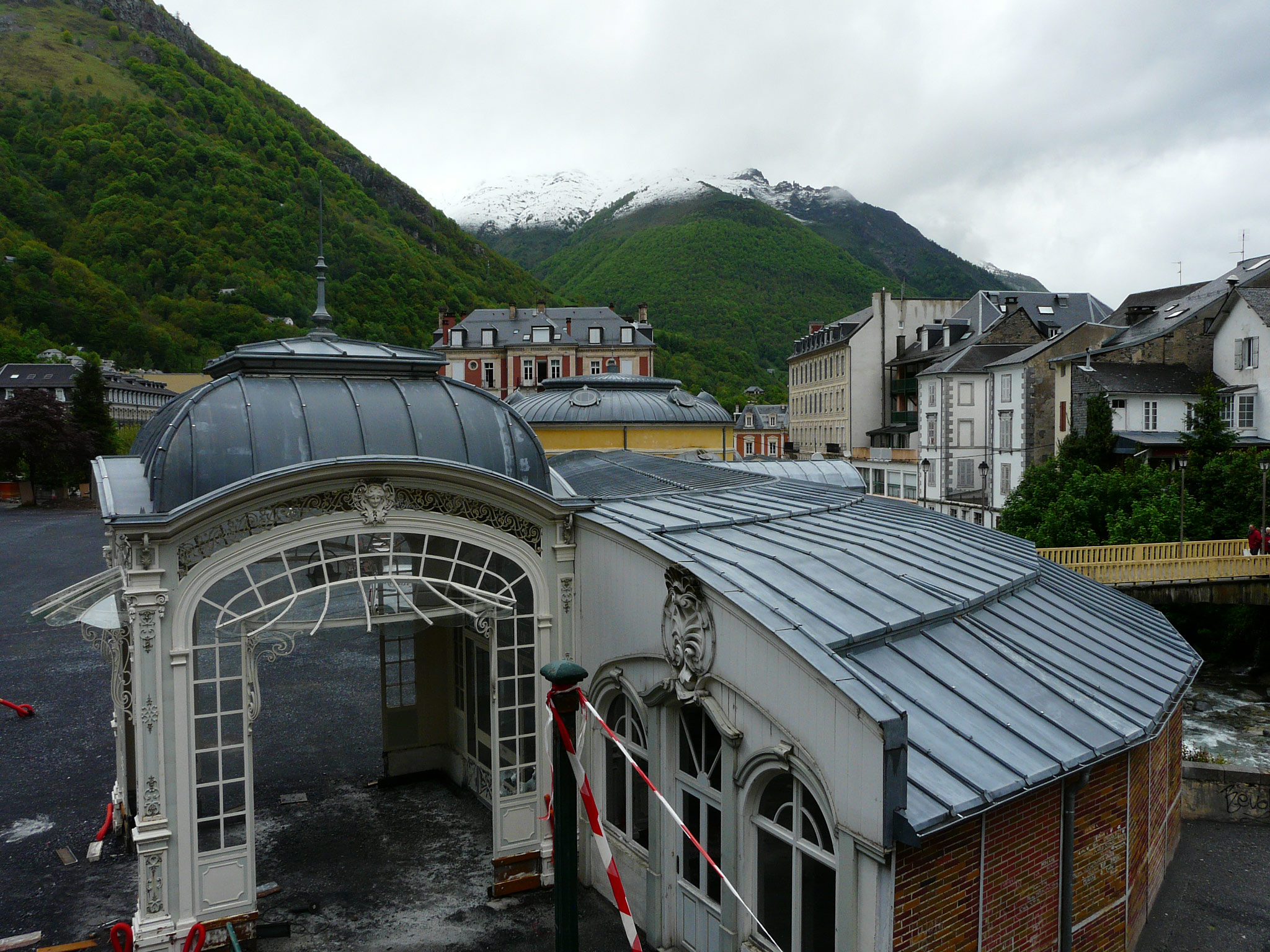 Cauterets (Photo license: CC BY-SA 3.0)